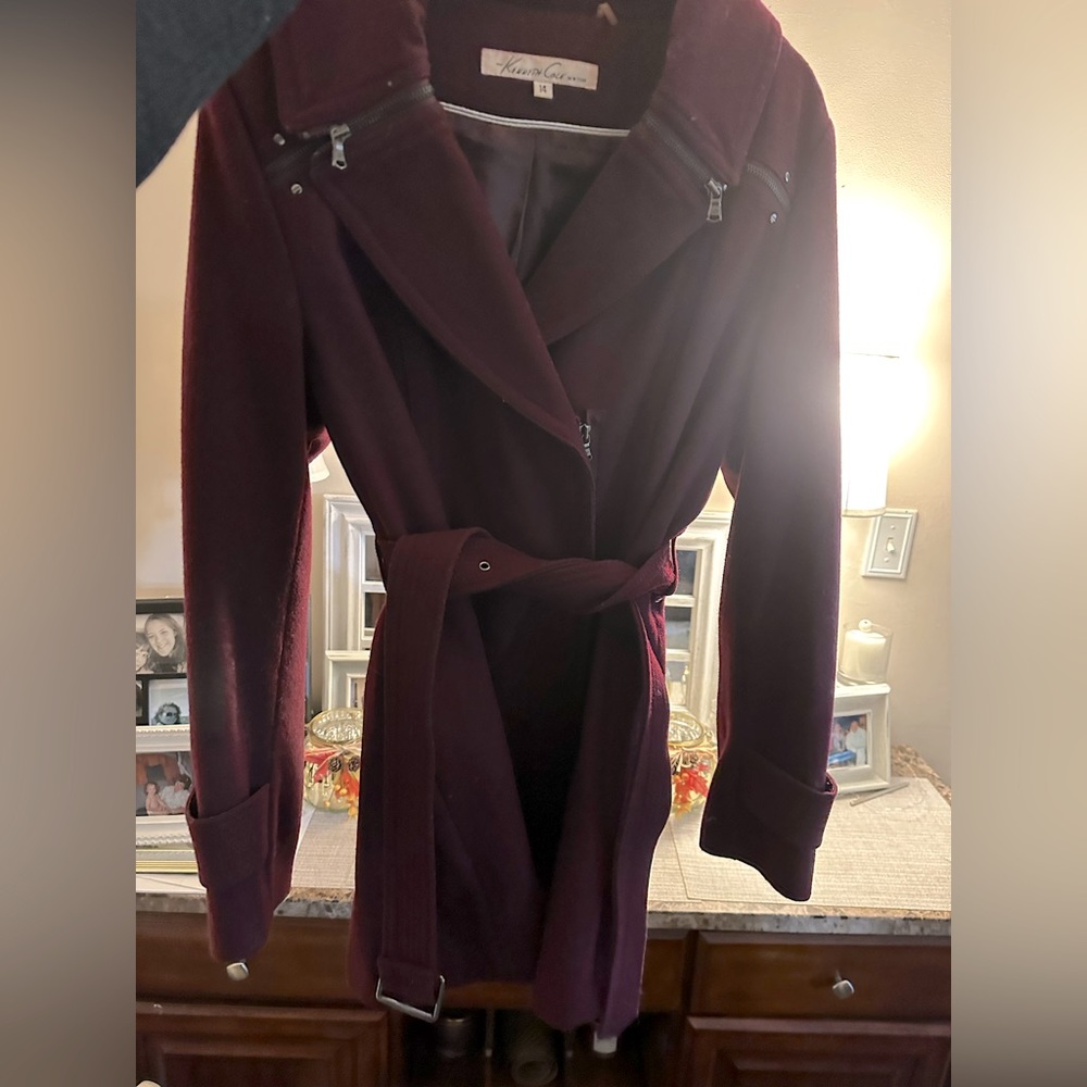 KENNETH COLE JACKET SIZE 14 PEACOAT MODERATE WEAR, BURGUNDY/MAROON COLOR